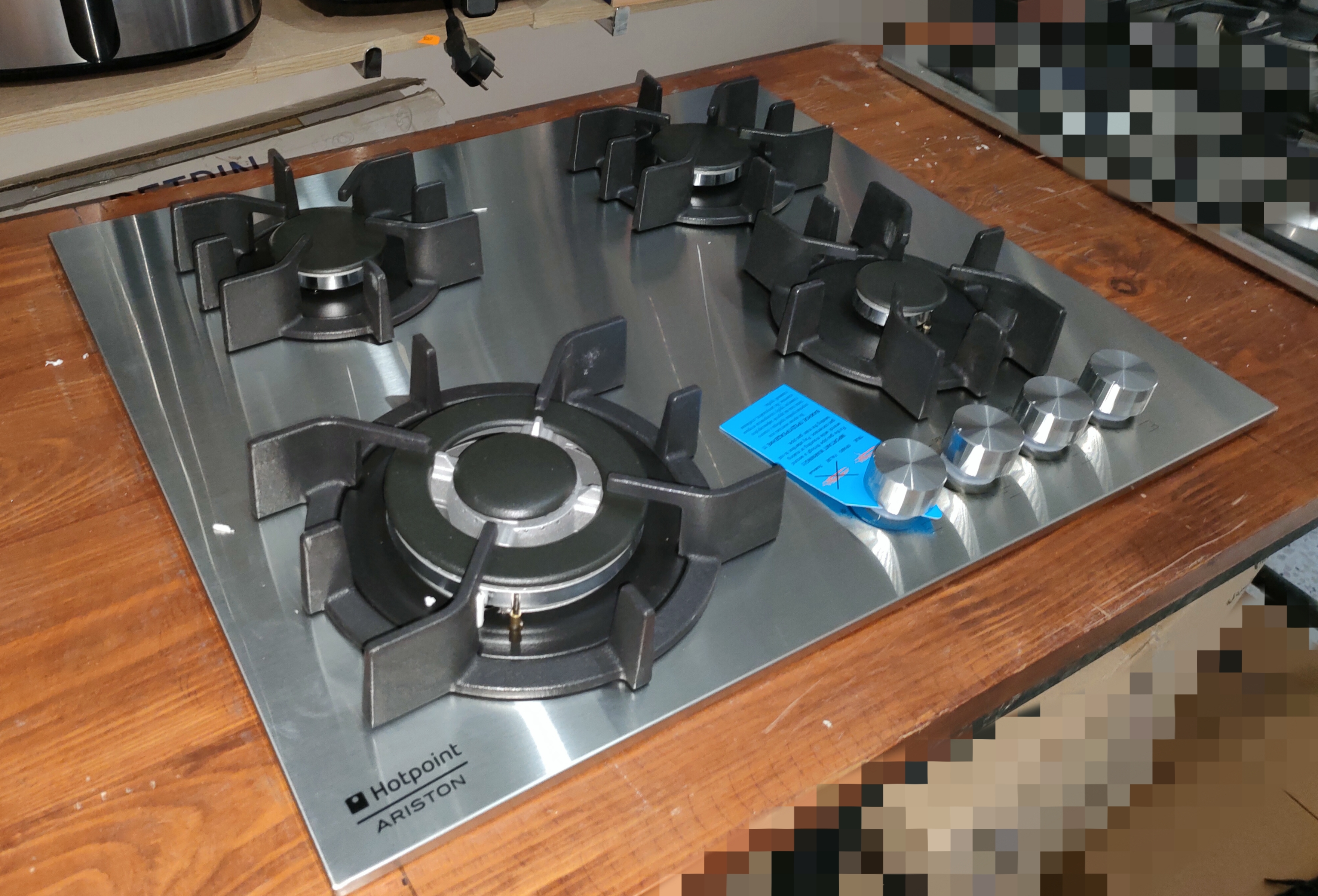 plaque chauffante Ariston igzilioum 4F طاولة المطبخ أريسطون