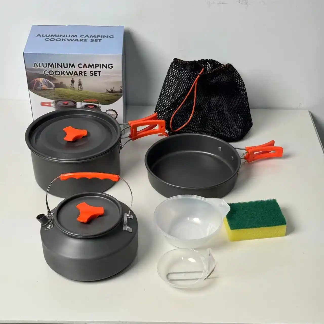Camping cooking set